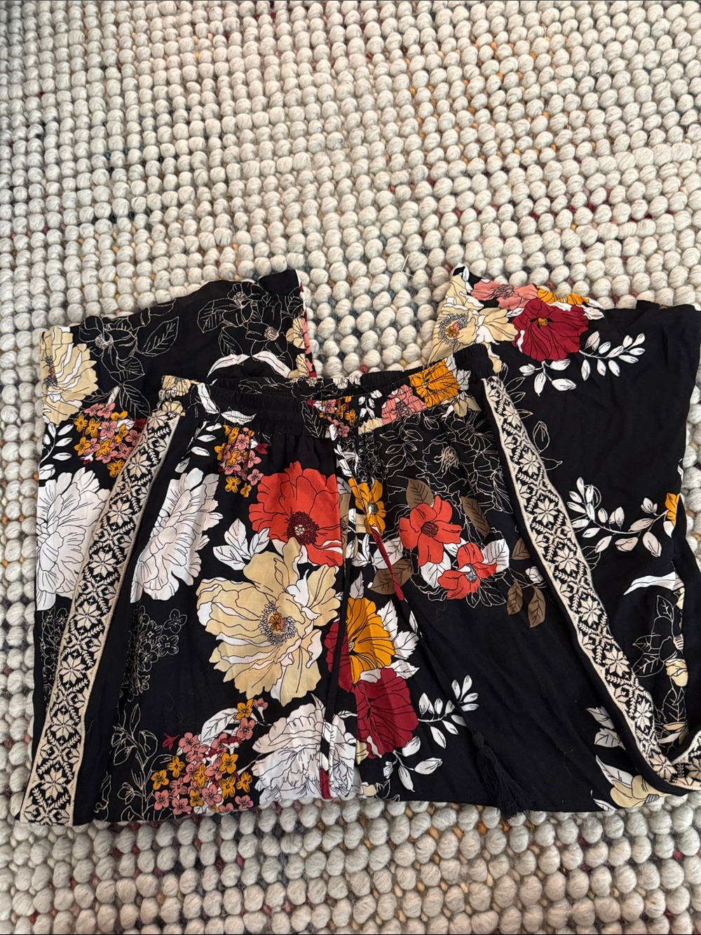 ANDREE BY UNIT Black Floral Cropped Pants with Red, Cream & Yellow Blooms